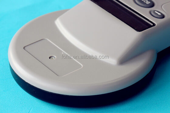 पालतू जानवरों की पहचान करने वाला उपकरण पोर्टेबल माइक्रोचिप स्कैनर जो पालतू जानवरों की आरएफआईडी स्कैनिंग के लिए 125khz 1342khz की आवृत्ति पर काम करता है